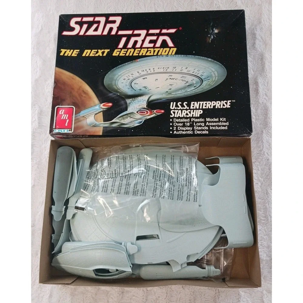 AMT ERTL Star Trek The Next Generation USS Enterprise Kit Model #6619 NEW
